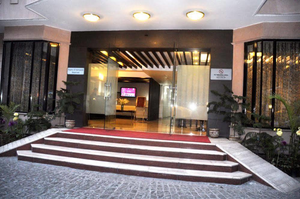 Treebo Check In By Oran Hotel New Delhi Luaran gambar